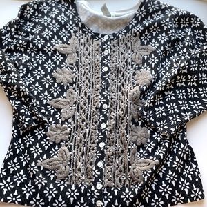 Cardigan with sweet embroidery